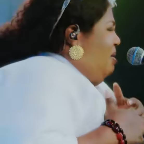 Chinyere Udoma - Ihe Di Gi Mma