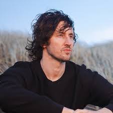 Dean Lewis – Half a man