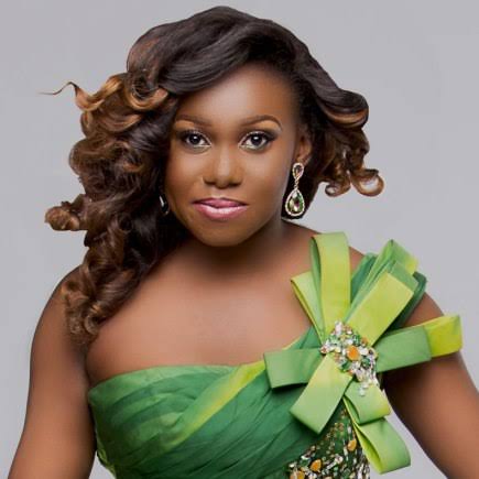 Niniola Apata - Belle